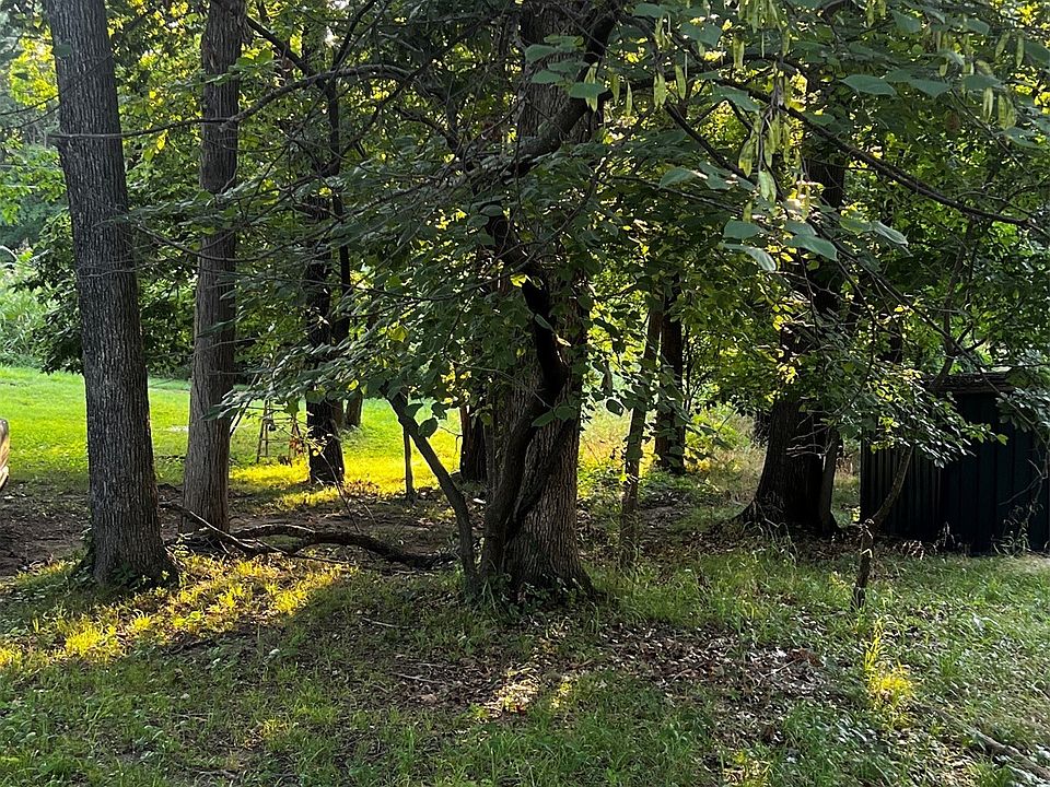 1st image of 27 Circle Dr