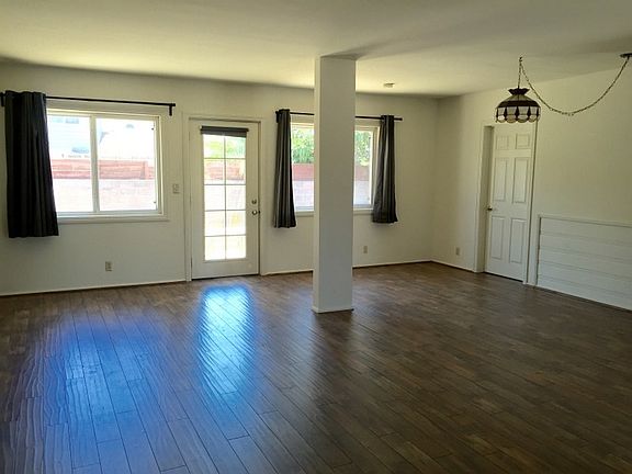 3rd image of 3350 Rosewood Ave