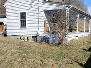 2734 Vickers Switch Rd, Christiansburg, VA 24073