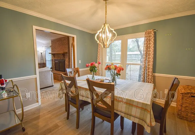 1651 Greenock Ave — Photo 9