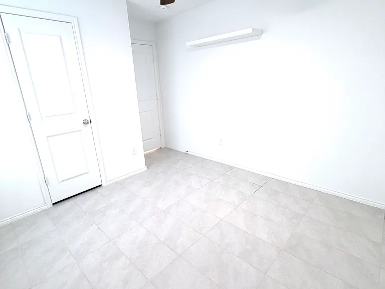 14045 Ilderton St — Photo 24