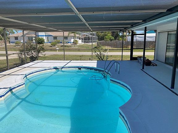 4th image of 1084 Bay Harbor Dr