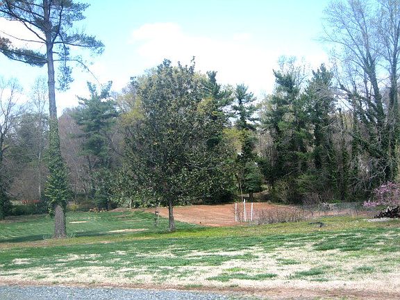 5th image of 1318 Richardson Dr