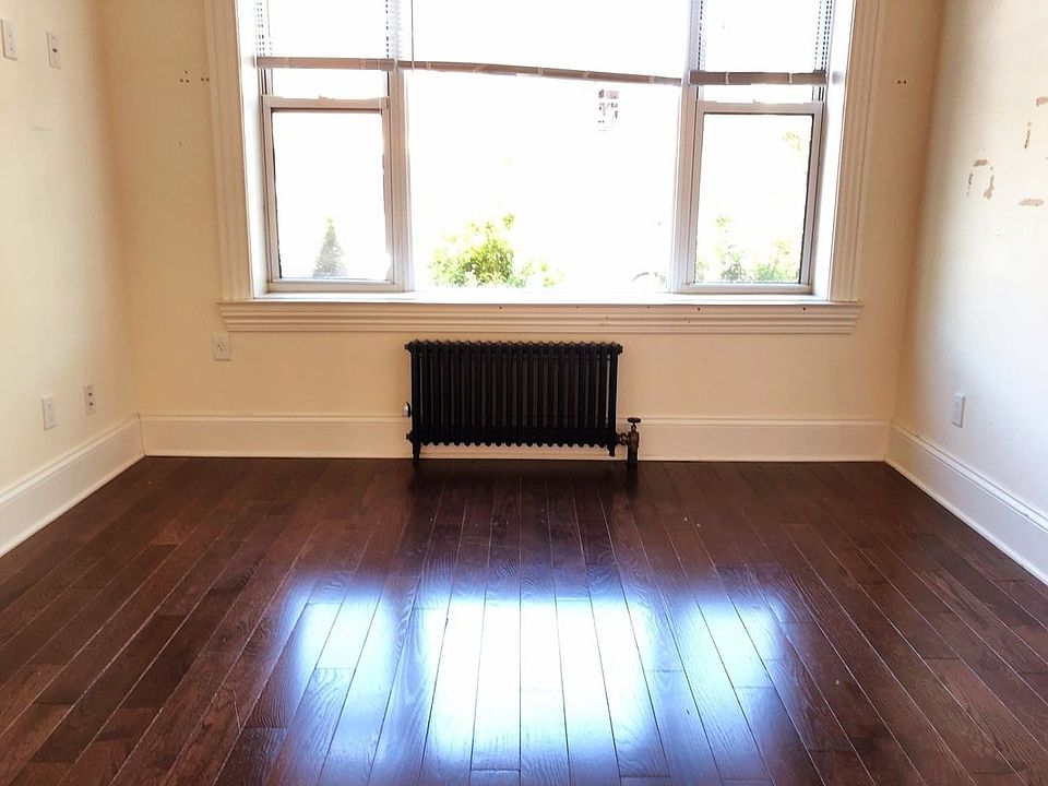 1st image of 28-33 48th St APT 1A