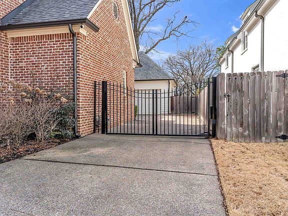 3rd image of 1125 Hayne Rd