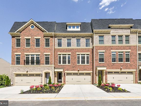 2nd image of 7240 Magpie Ln