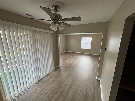 5th image of 44 Charleston Sq #44
