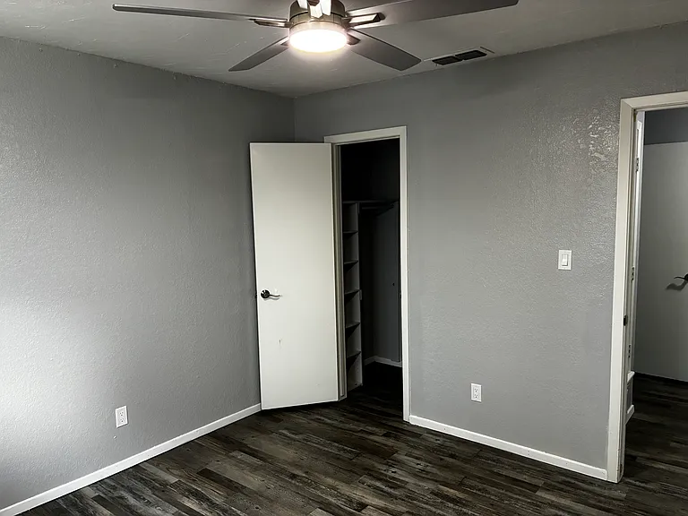 5212 Brookwood Dr — Photo 7