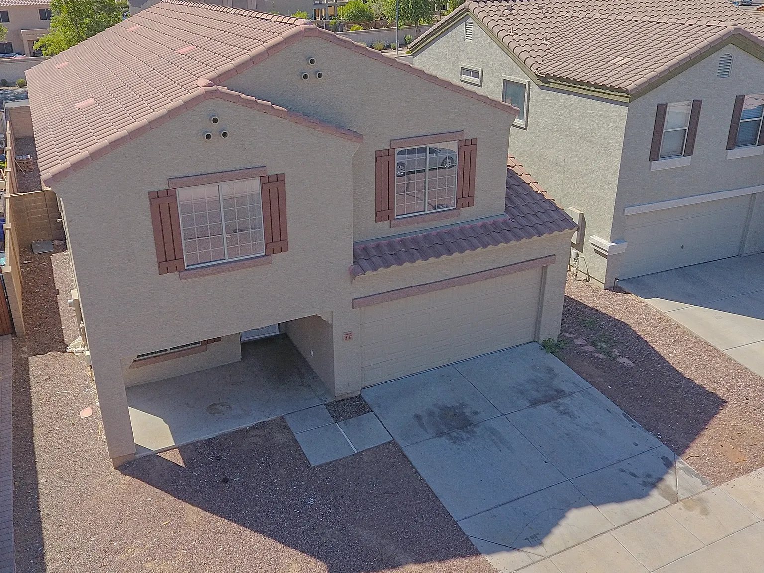 4 bed, 2221 sqft, $2,250 — Photo 2