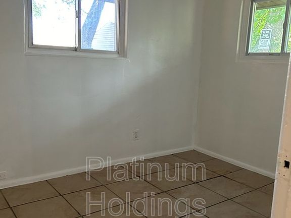 2nd image of 1075 Neville Ave