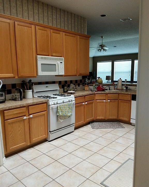 2nd image of 2201 Pinto Ln