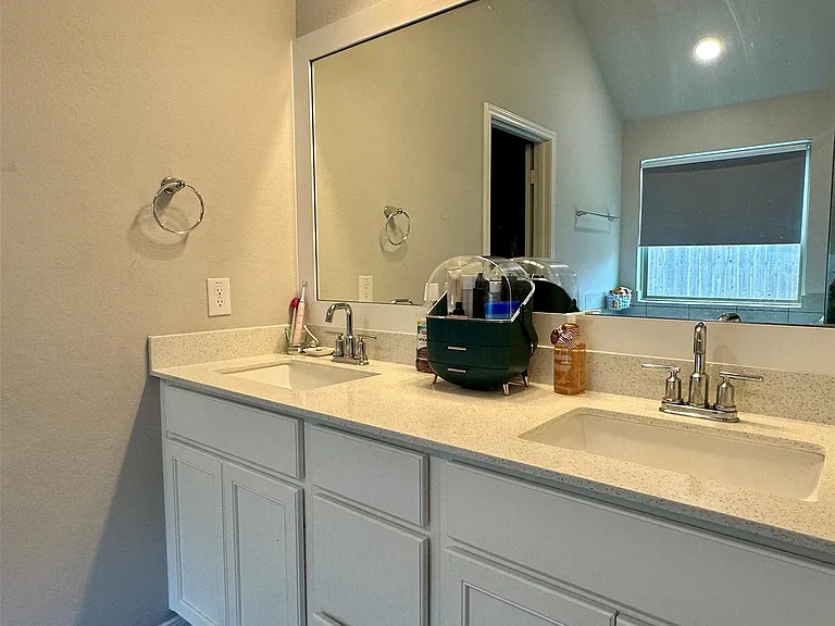 19218 Jenny Creek Ct — Photo 14