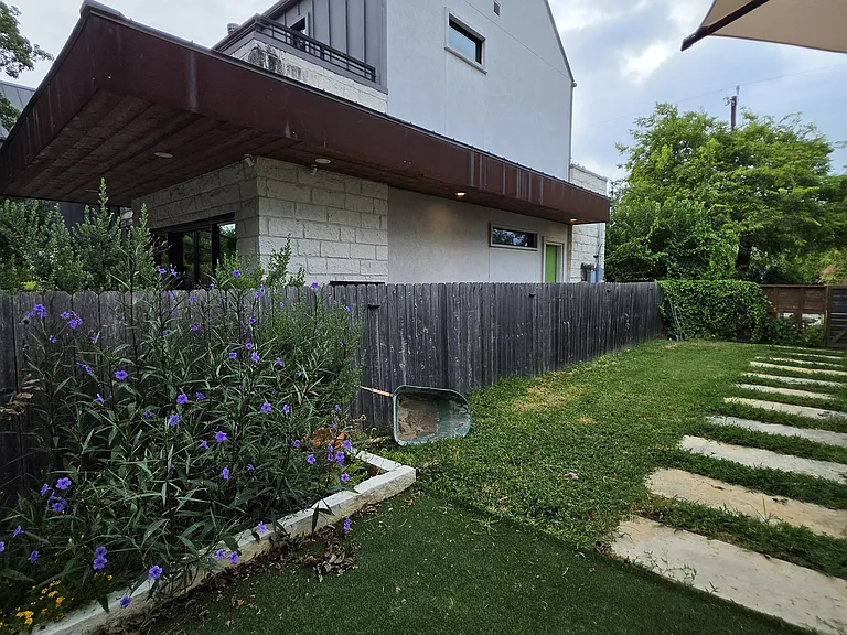 426 E Fest St — Photo 22