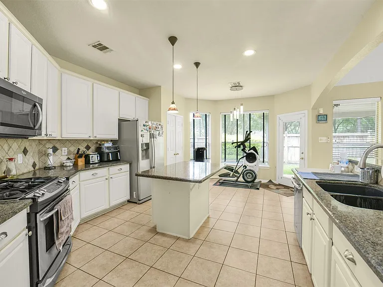 22554 Bristolwood Ct — Photo 15