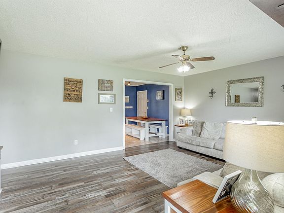 4th image of 7403 Country Hill Ln