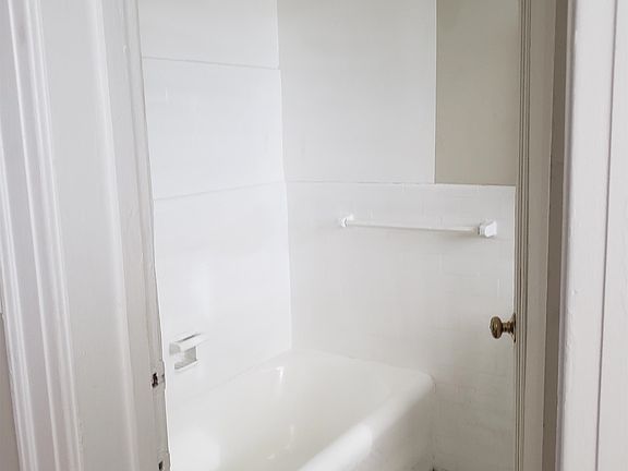 2nd image of 1533 Chapel St #304