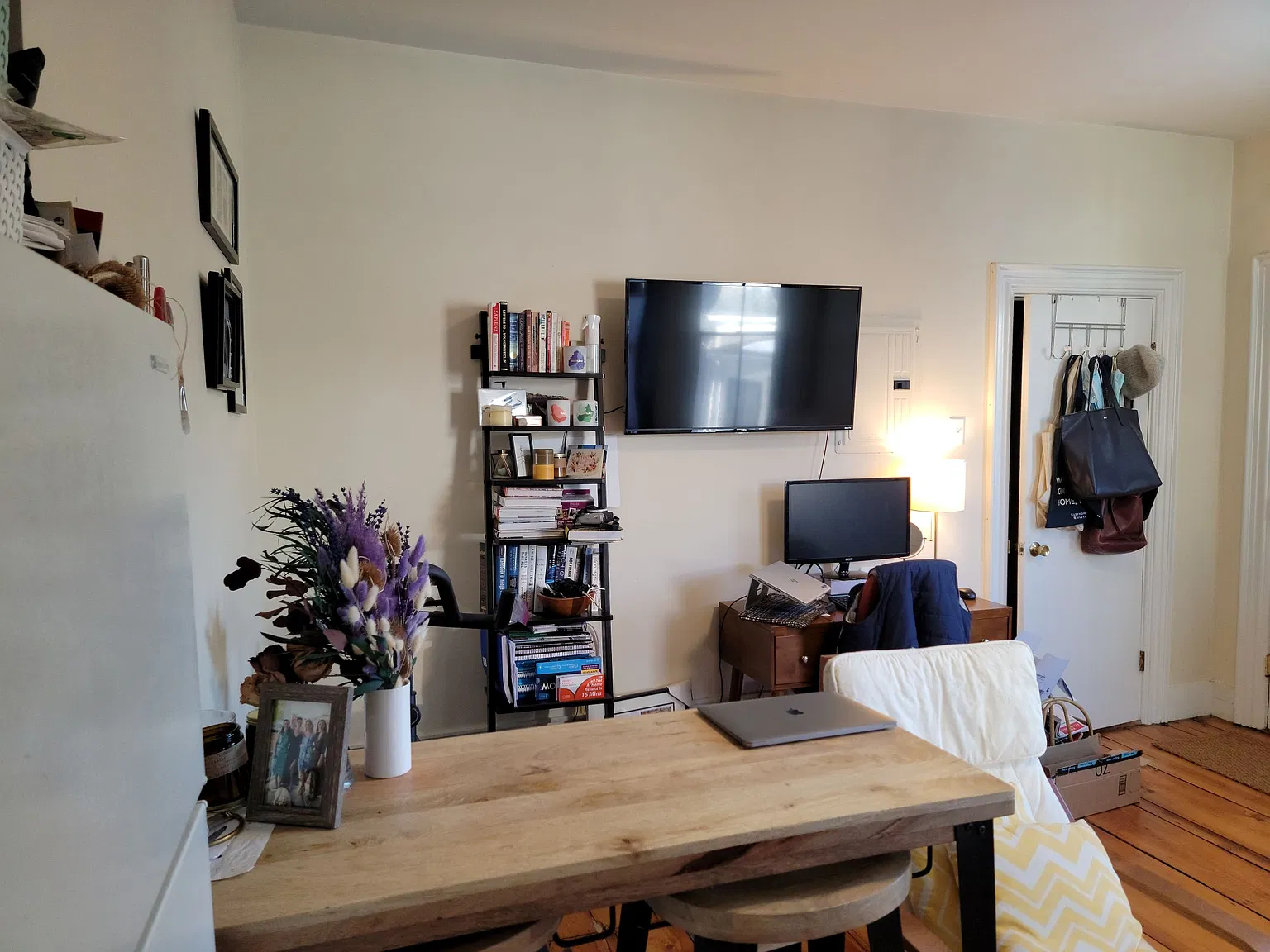 1 bed, 500 sqft, $2,300 — Photo 3