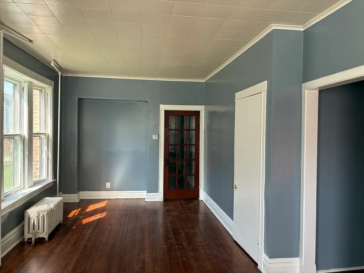 3 bed, 1.0 bath, 1200 sqft, $1,950 — Photo 3