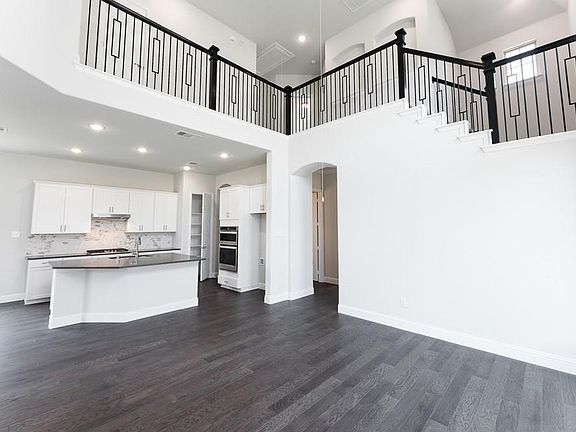 5th image of 17502 Bottlebrush Dr