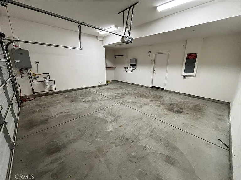 501 W Maple Ave — Photo 61