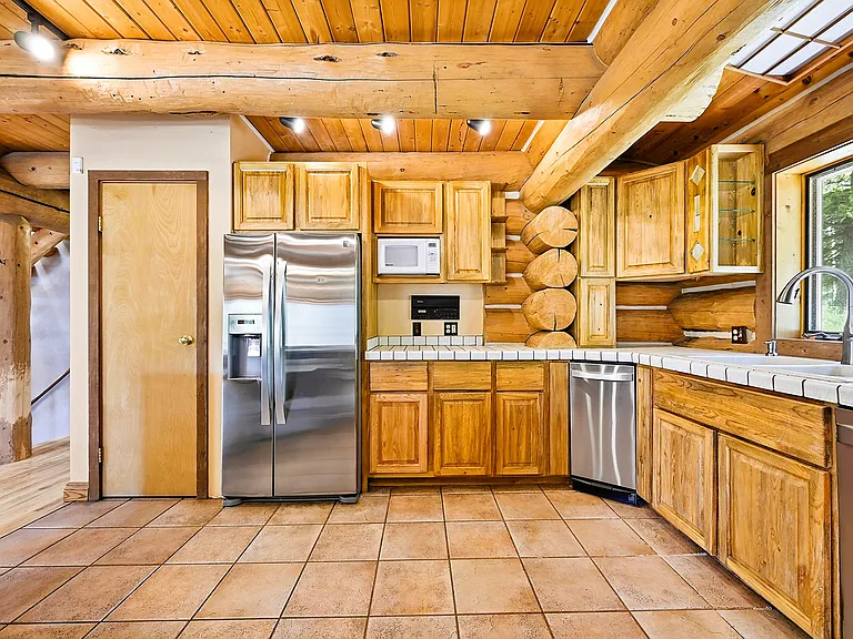 652 Bear Mountain Rd — Photo 9