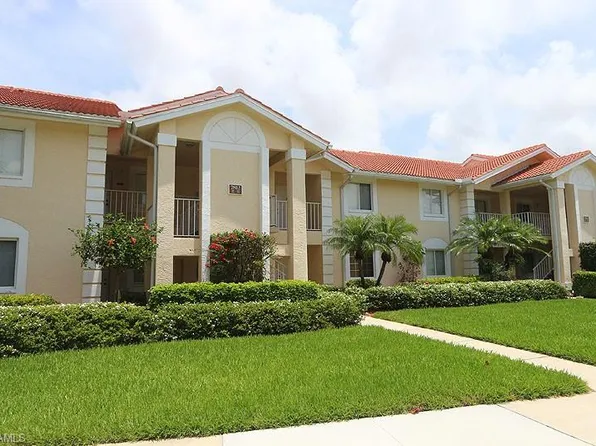 7812 Emerald Cir APT 201, Naples, FL 34109
