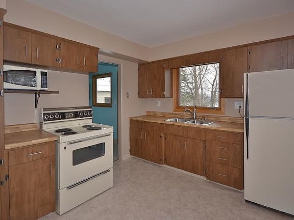 4th image of 27 W Deerwood St