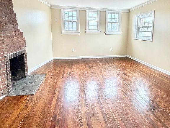 4th image of 75 Whitney Ave #4C