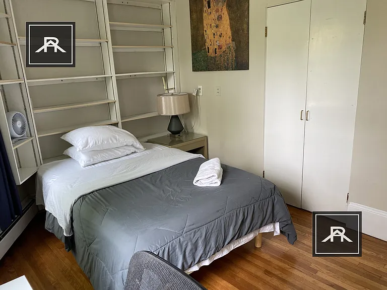 1002 Memorial Dr #2F — Photo 7