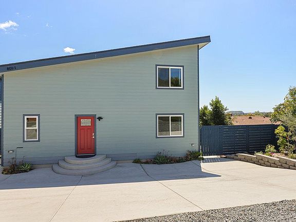 2nd image of 801 Vale View Dr Unit 1