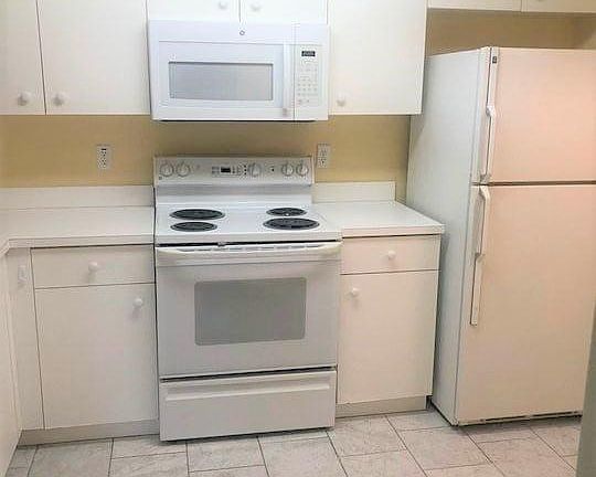 5th image of 101-6310 Huntington Lakes Cir #101