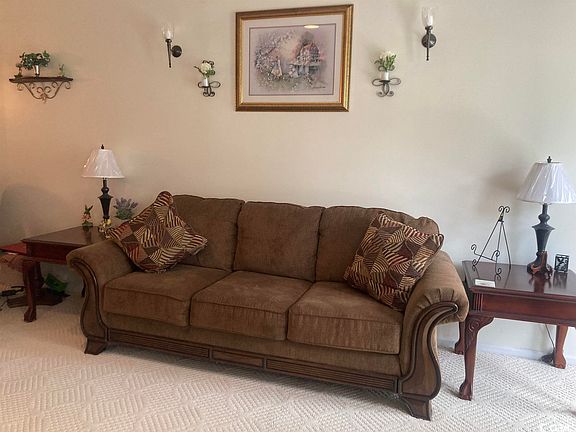 4th image of 486 Greenview Dr. #486