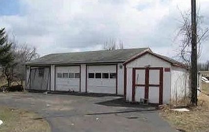 Detached 2-Car Garage