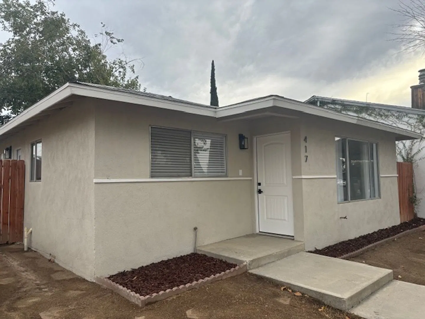 Renovated 3 Bedroom Taft Home with New Appliances, Central A/C & Washer/Dryer — Photo 2