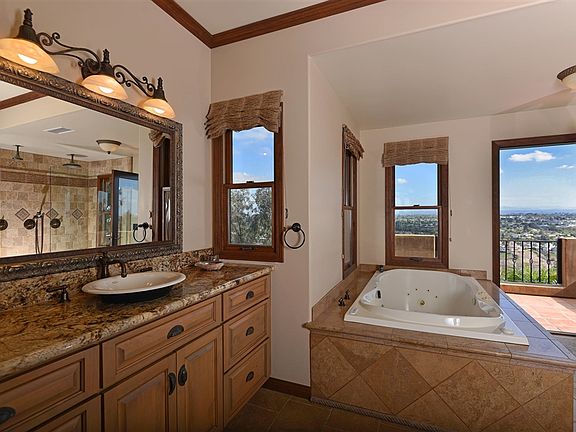 3rd image of 5205 Pacifica Dr