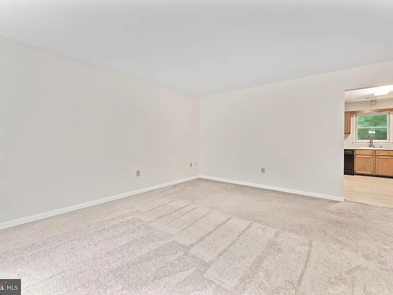12820 Lake Wilderness Ln — Photo 3