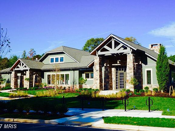 3rd image of 509 Pebblebrook Ln