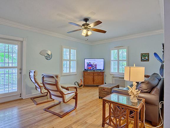2nd image of 808 South St #204