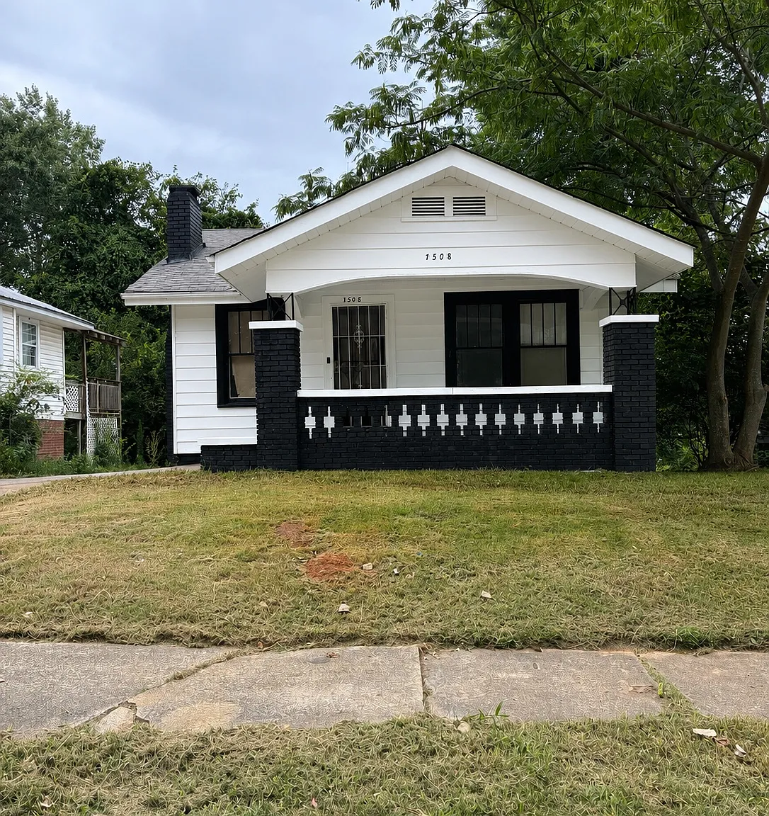 3 bed, 956 sqft, $1,200 — Photo 1