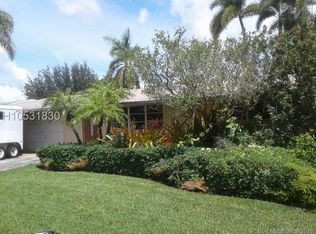 7711 NW 15th St, Pembroke Pines, FL 33024