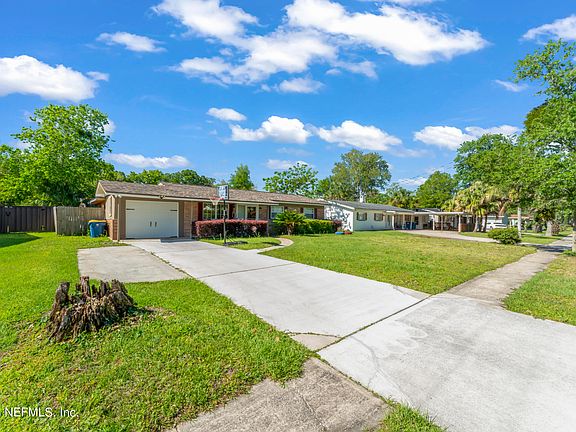 3rd image of 7940 CONGAREE Court N