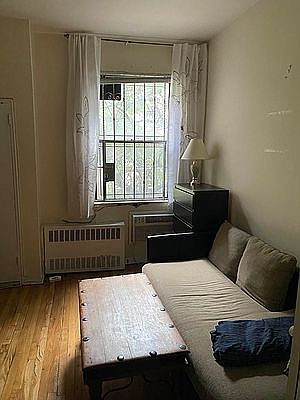 4th image of 215 E 89th St APT 3B