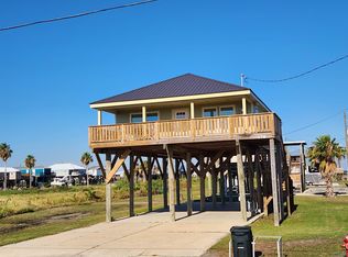 136 Collins Ln, Grand Isle, LA 70358
