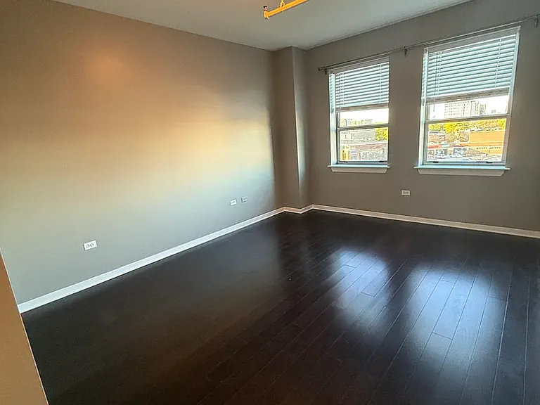 437 W Division St #503 — Photo 9