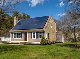 28 Claulise Ln, Mashpee, MA 02649