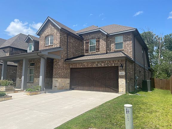 2nd image of 2824 Stadium View Dr