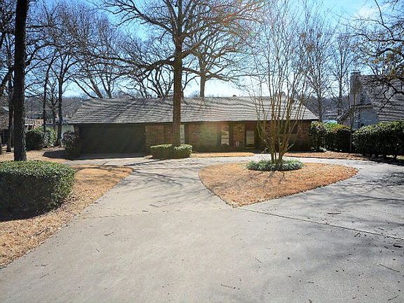 2nd image of 144 1st Oak Dr