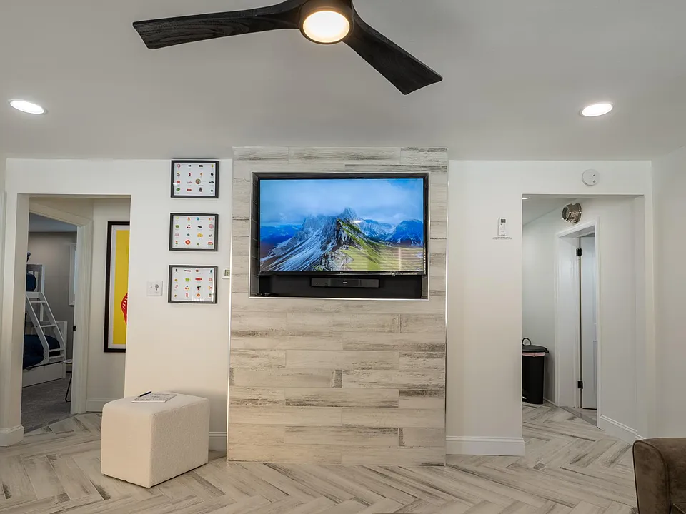 145 E Hand Ave #2