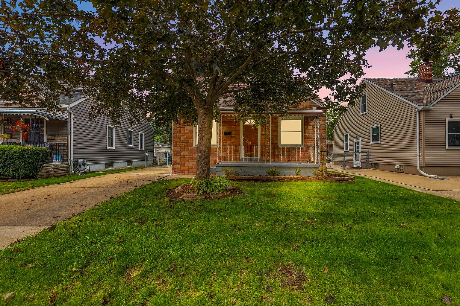 825 N Edison Ave, photo 1