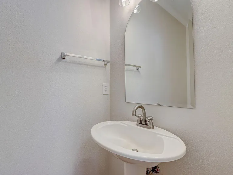1242 Pawtucket Dr — Photo 17